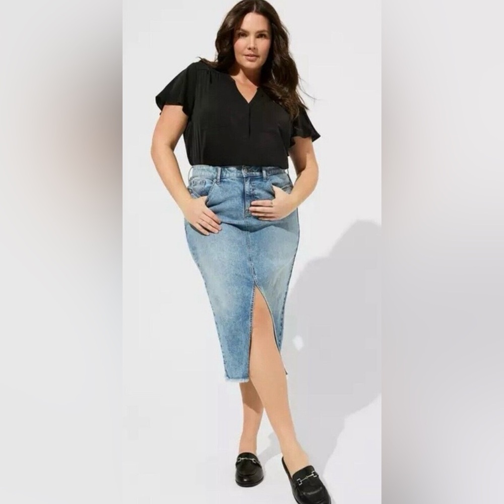 🖤 Torrid 6X Black Harper Top